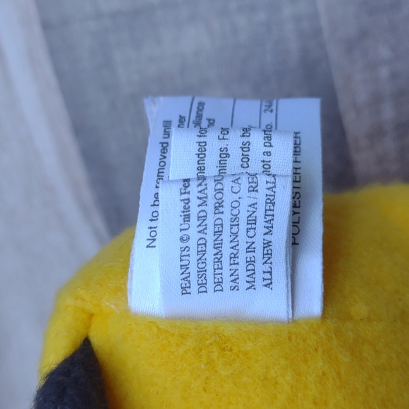 Easter Bunny Peanuts Snoopy dressed up as yellow Easter bunny rabbit - Picture 4 of 7